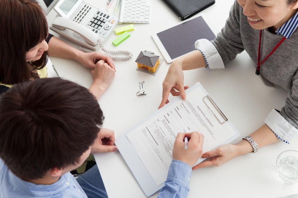 The Modern Broker: Navigating Trust and Technology in a Dynamic Marketplace